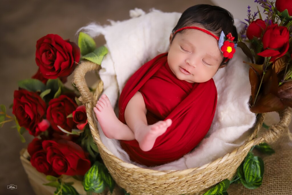 Newborn Basket With Red Wrapping Setup 119